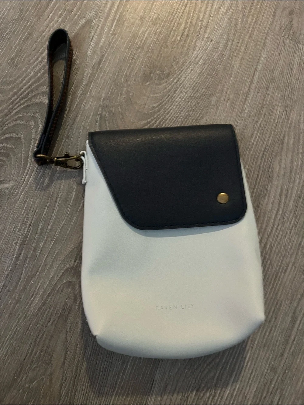 Raven + Lily Navy & Lt Blue Faux Leather Wristlet with bronze Snap